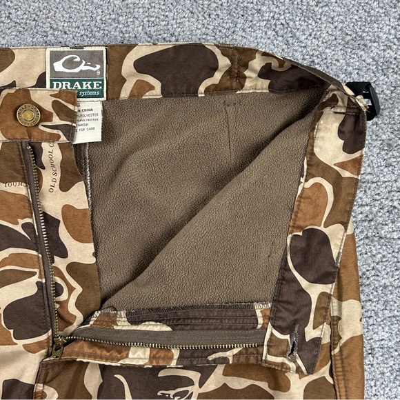 Drake Men's Old School Camo Brown and Tan Fleece Lined Cargo Pants - Picture 5 of 11